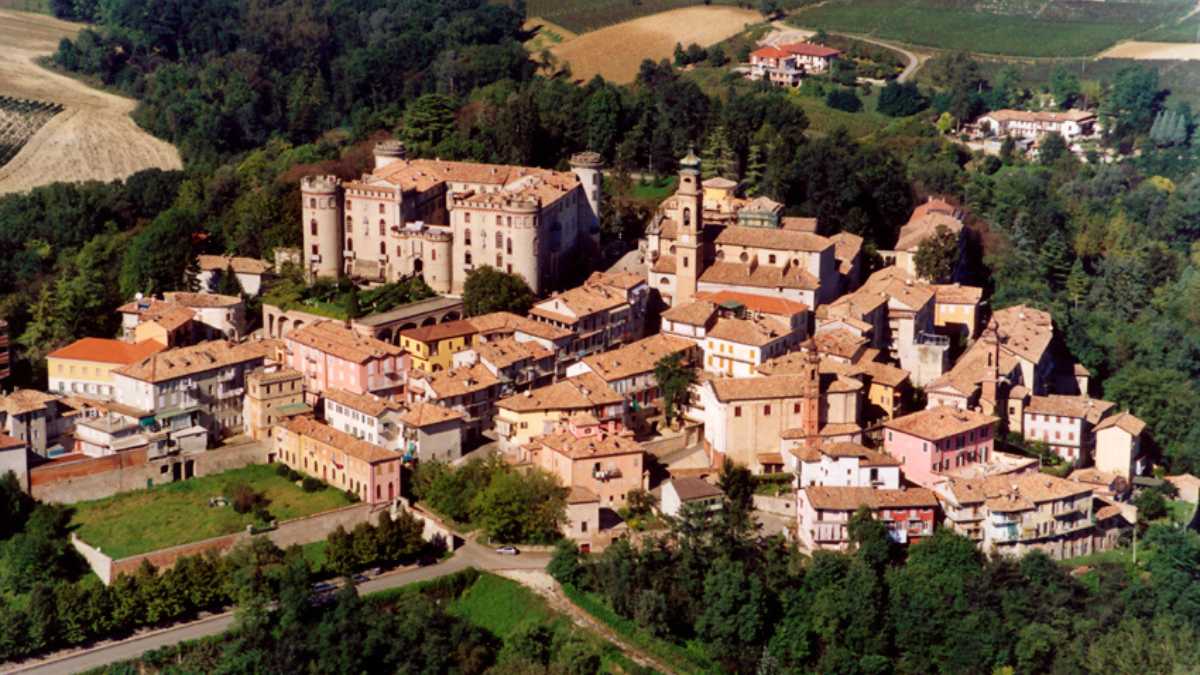 Come Arrivare ad Asti: Guida Pratica per il Tuo Viaggio
