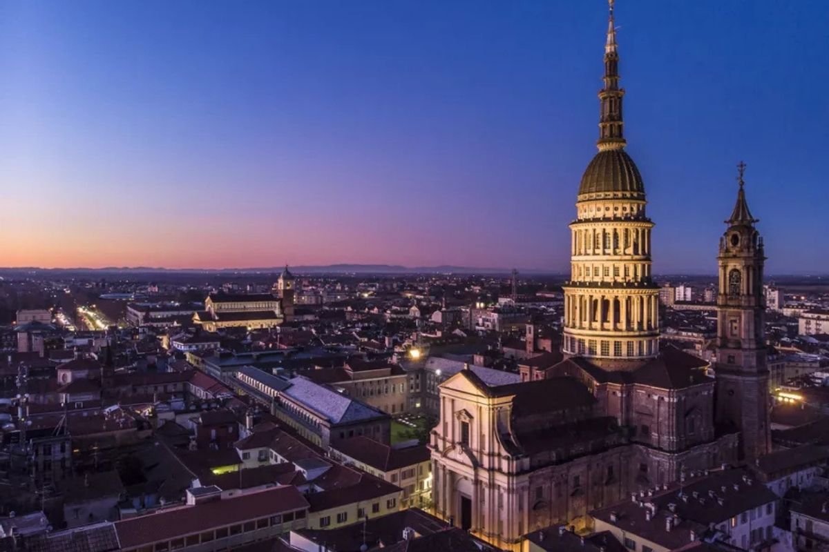 Vista panoramica di Novara con la Cupola di San Gaudenzio