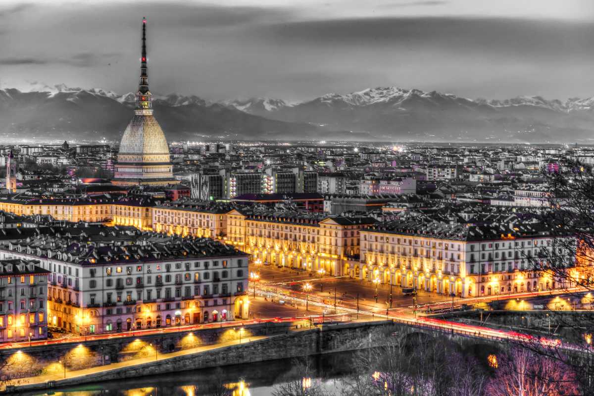 Vista panoramica di Torino con la Mole Antonelliana in evidenza